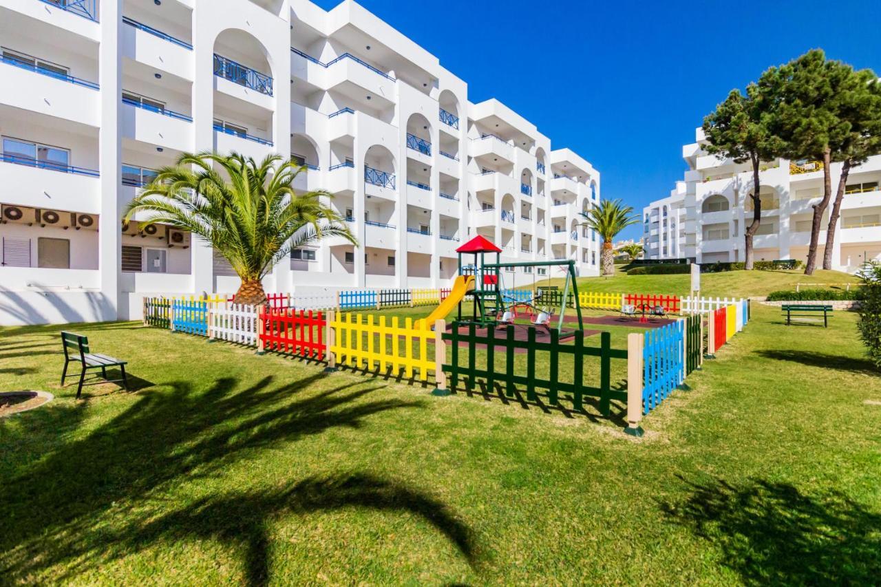 Apartment Quinta Palmeiras Pool & In Pera *